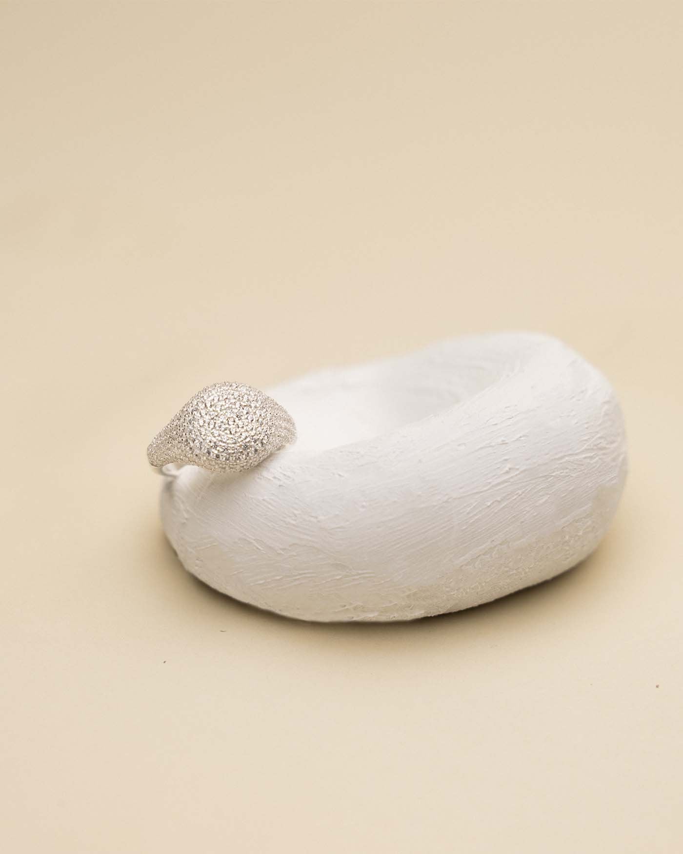 Anello Scudo Pavé